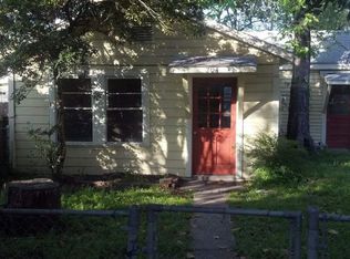 202 Cottonwood St, Edna, TX 77957