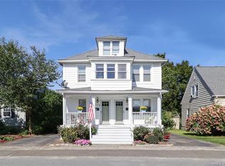 512 Riverside Dr, Fairfield, CT 06824