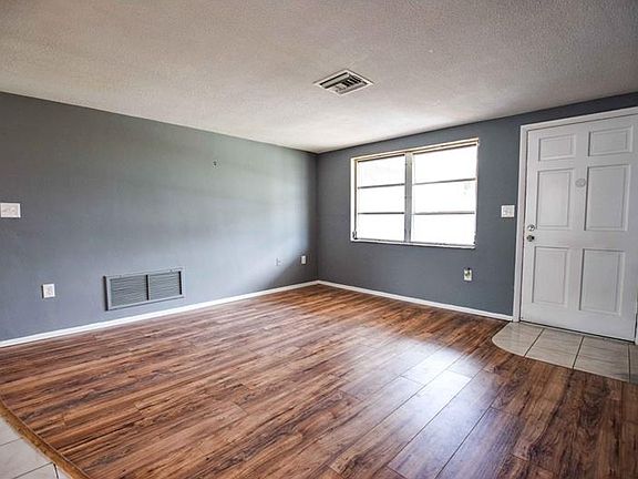 3rd image of 3112 Elkridge Dr