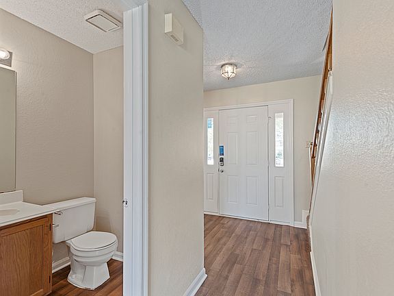 4th image of 605 Mission Hills Dr