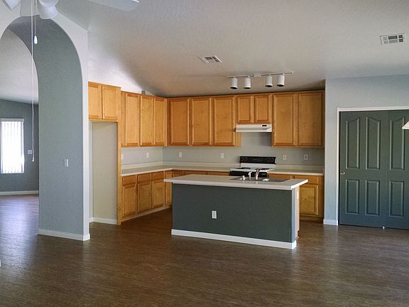 5th image of 21289 N 74th Ave