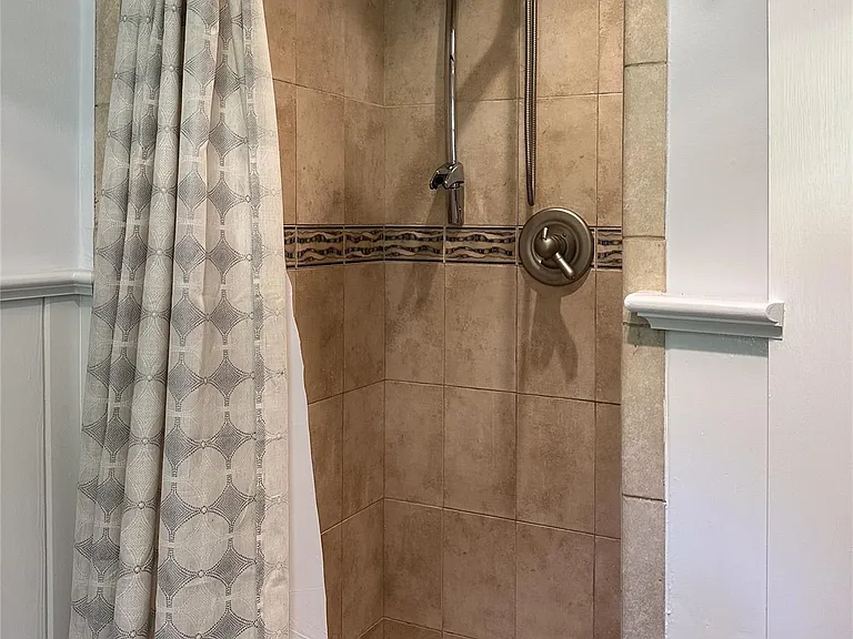 9 S Shore Dr — Photo 21