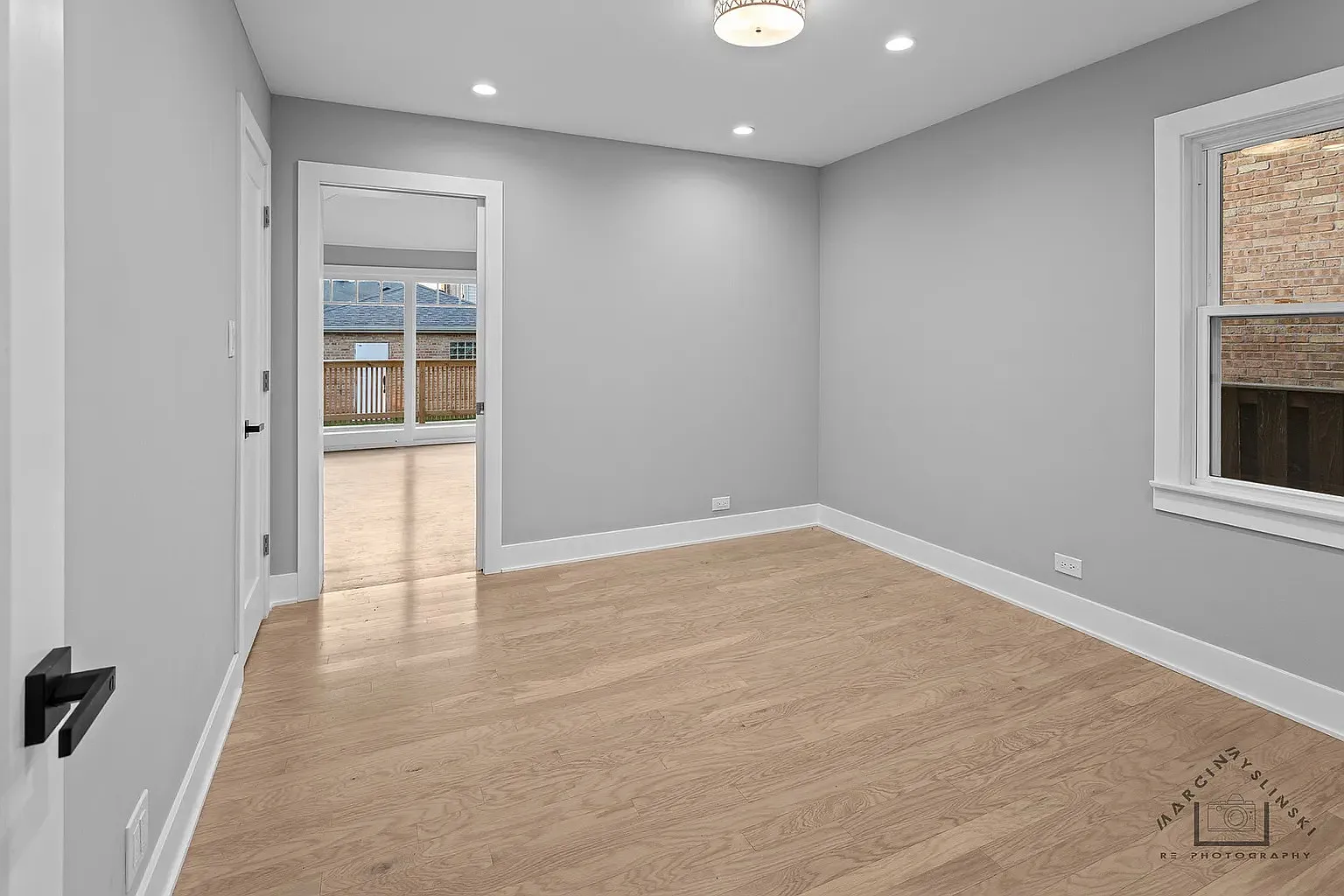 3 bed, 1350 sqft, $2,489 — Photo 2
