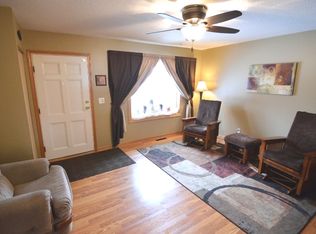 170 Circle Dr, Springville, IA 52336