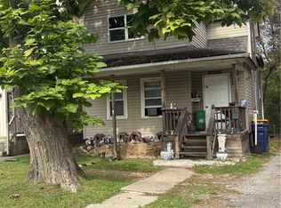 17 Outwater Dr, Lockport, NY 14094