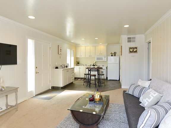 living toward kitchen