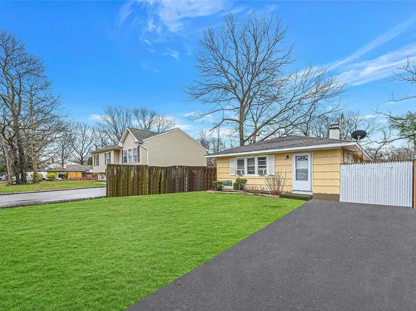 78 Mastic Boulevard, Mastic, NY 11950