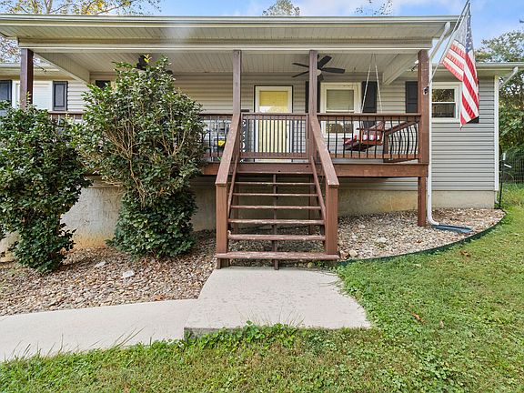3rd image of 3361 Somerset Dr SE