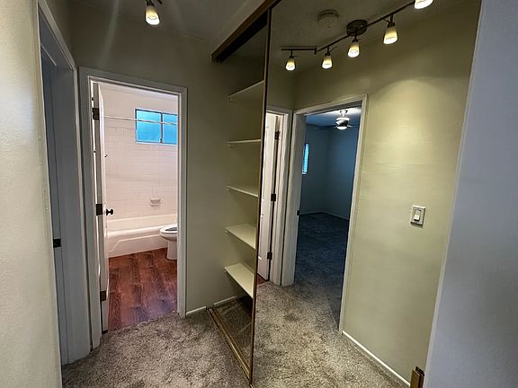 4th image of 3045 E Theresa St #5UNTI-5