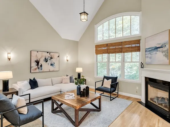 144 Johnson Woods Dr #144, Reading, MA 01867