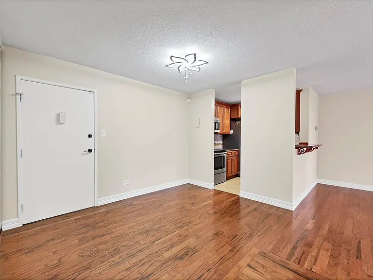 2281 S Vaughn Way #301 — Photo 2