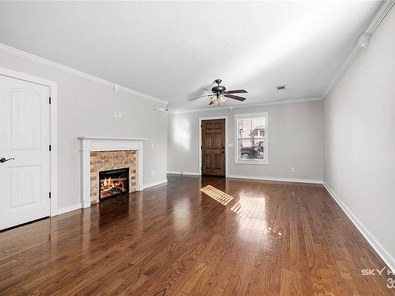 3rd image of 2208 Ellington Dr #B