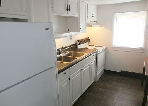 2nd image of 130 Karen Dr