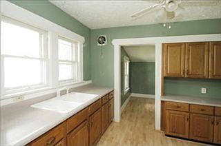 4th image of 79 Bryant St
