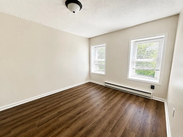 217 E Whitesboro St — Photo 13