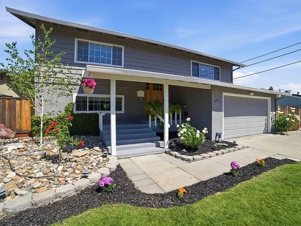 1567 Glencrest Dr