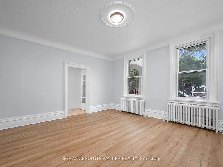 31 Crichton St #A — Photo 9
