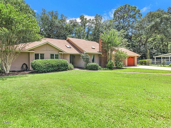2nd image of 38 Chesterfield Lake Drive