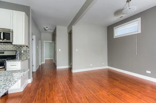 1344 W Barry Ave #1R — Photo 3