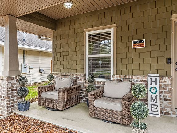 4th image of 302 Palm Blvd N