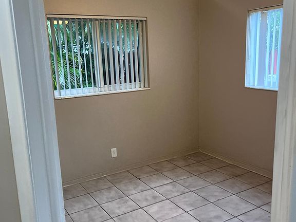 5th image of 6400 NE 18th Ave #8