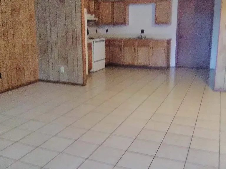 901 Hampton Ln #C — Photo 8