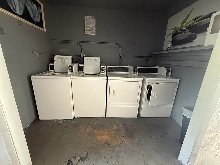 37 SW 14th St #17 — Photo 12