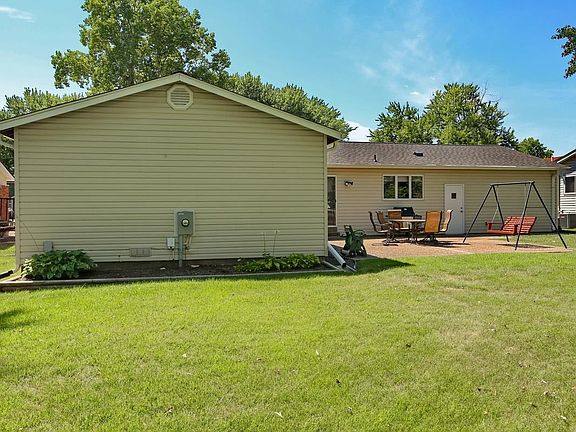 3rd image of 1532 Sherwood Forest Dr