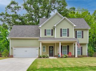 95 Mountain Creek Dr., Pendergrass, GA 30567