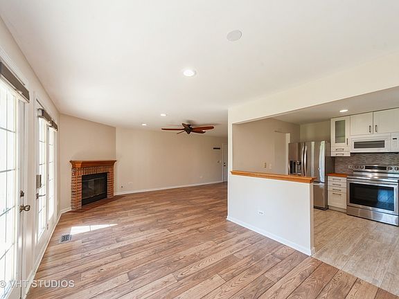 3rd image of 2826 Meadow Ln Unit V-1