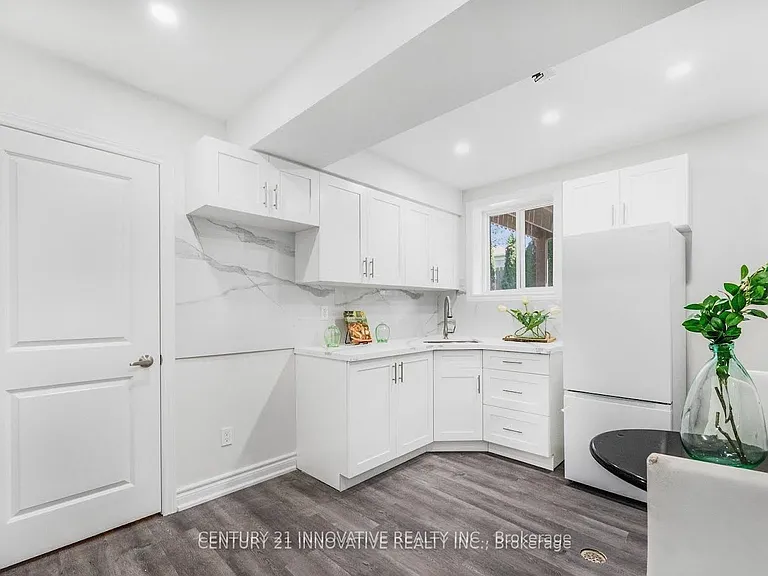 17 Chopin Ct — Photo 6