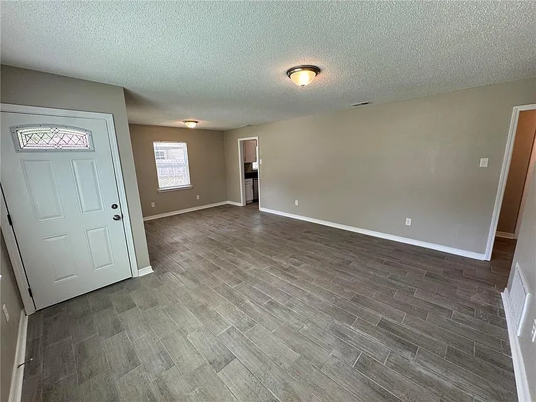 2120 Baker Rd — Photo 2