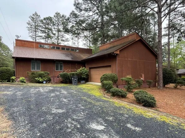 220 Drumar Ct, Southern Pines, NC 28387