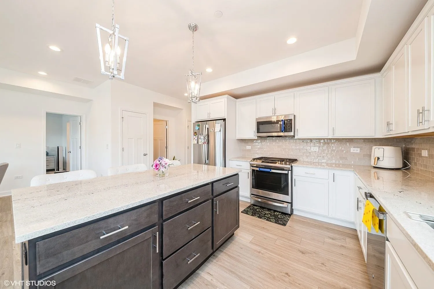 2 bed, 1524 sqft, $3,350 — Photo 4