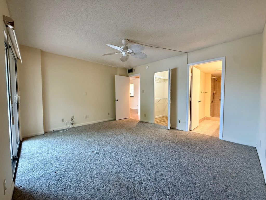 2212 S CYPRESS BEND Drive #303, photo 7