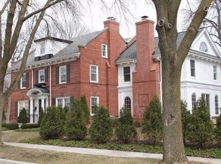 4078 N Richland Ct, Shorewood, WI 53211