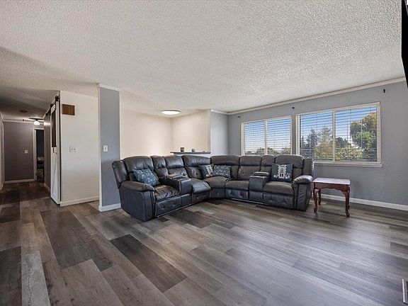 3rd image of 1408 S Olympia Pl