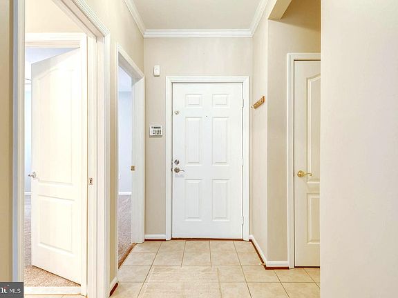 3rd image of 20931 Cedarpost Sq Unit 202