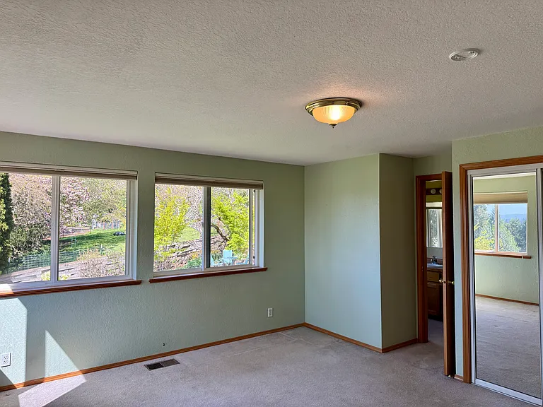 740 SW Carmen Heights Dr — Photo 16