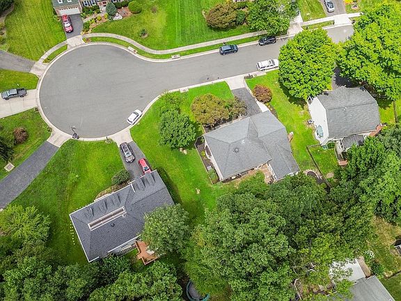 5th image of 9711 Oak Bridge Pl