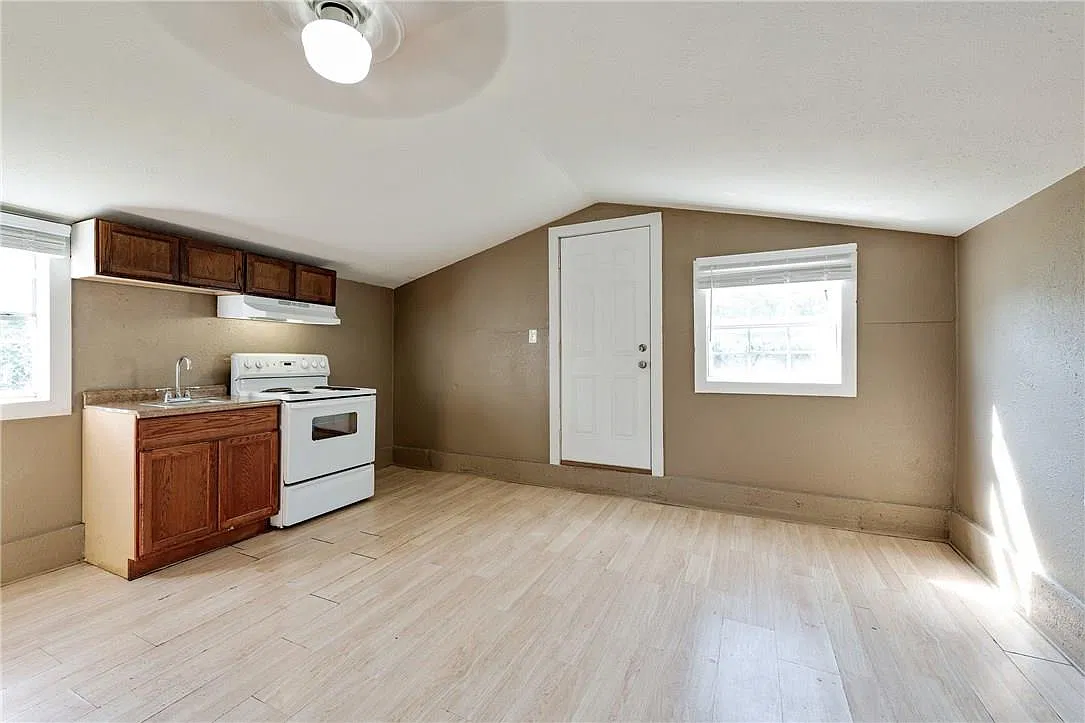 1 bed, 1.0 bath, 320 sqft, $800 — Photo 4