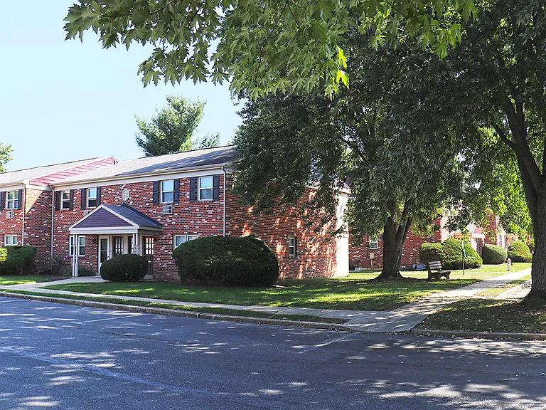 Concord Court Apartments — Photo 11