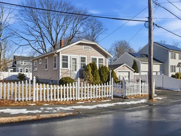 8 Plain St, Randolph, MA 02368