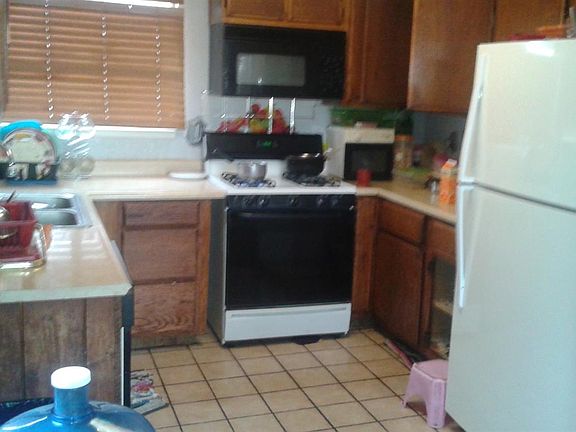 4th image of 19290 Glendale Ct