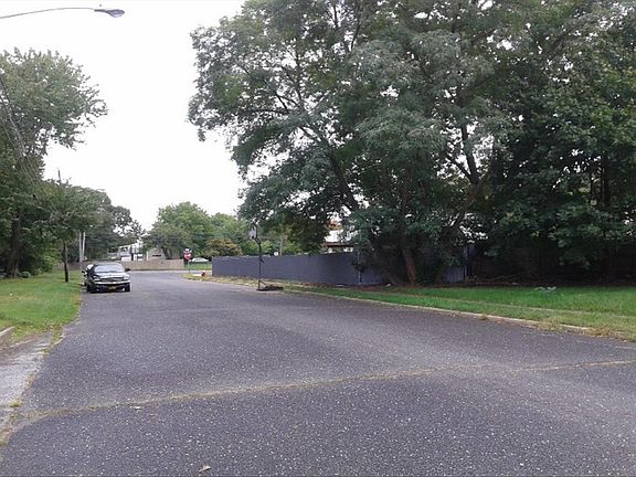 4th image of 34 Montauk Ave