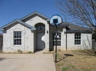 814 Cupid Ln, Laredo, TX 78045