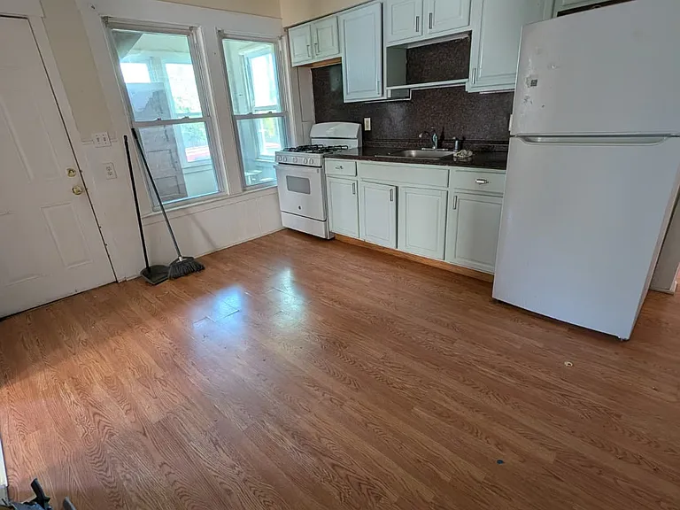 86 Main St #1 — Photo 1