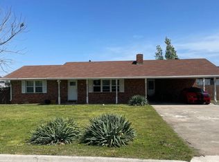 305 N 9th St, Rogers, AR 72756