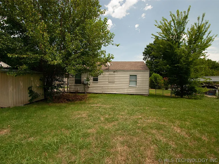216 S 69th Ave E — Photo 5