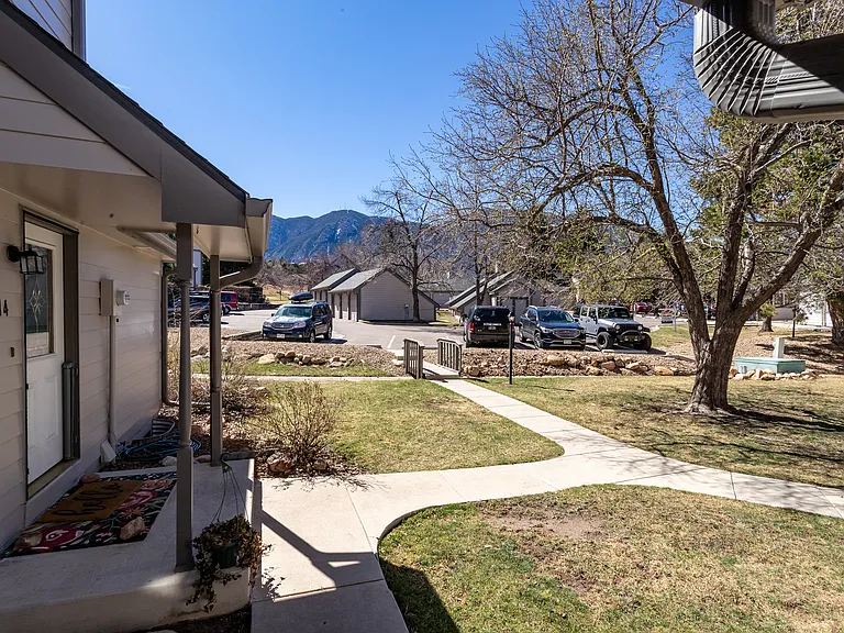 316 Cobblestone Dr — Photo 50